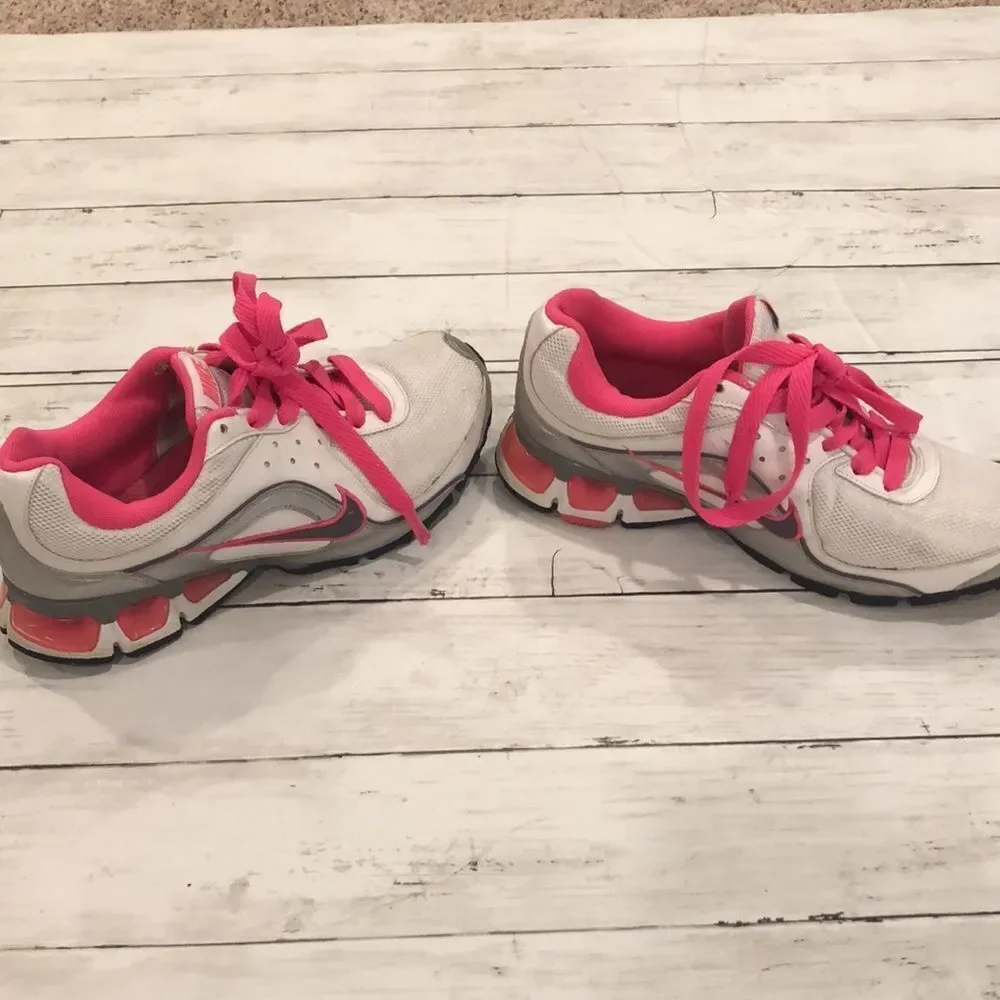 Nike Air Max Refresh 4 Women’s White and Pink